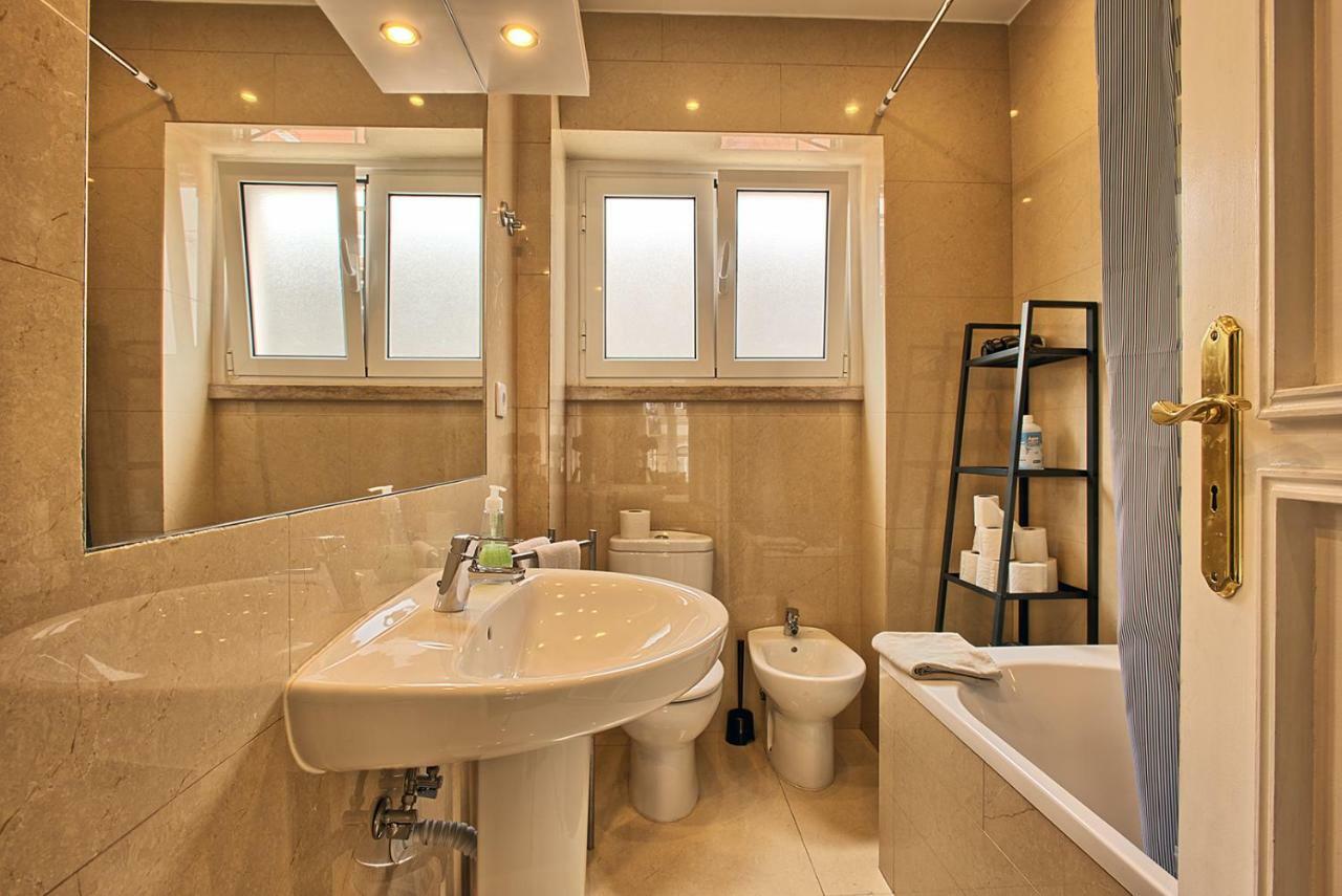 Almirante 3-Four Bedrooms Lisbon Bagian luar foto
