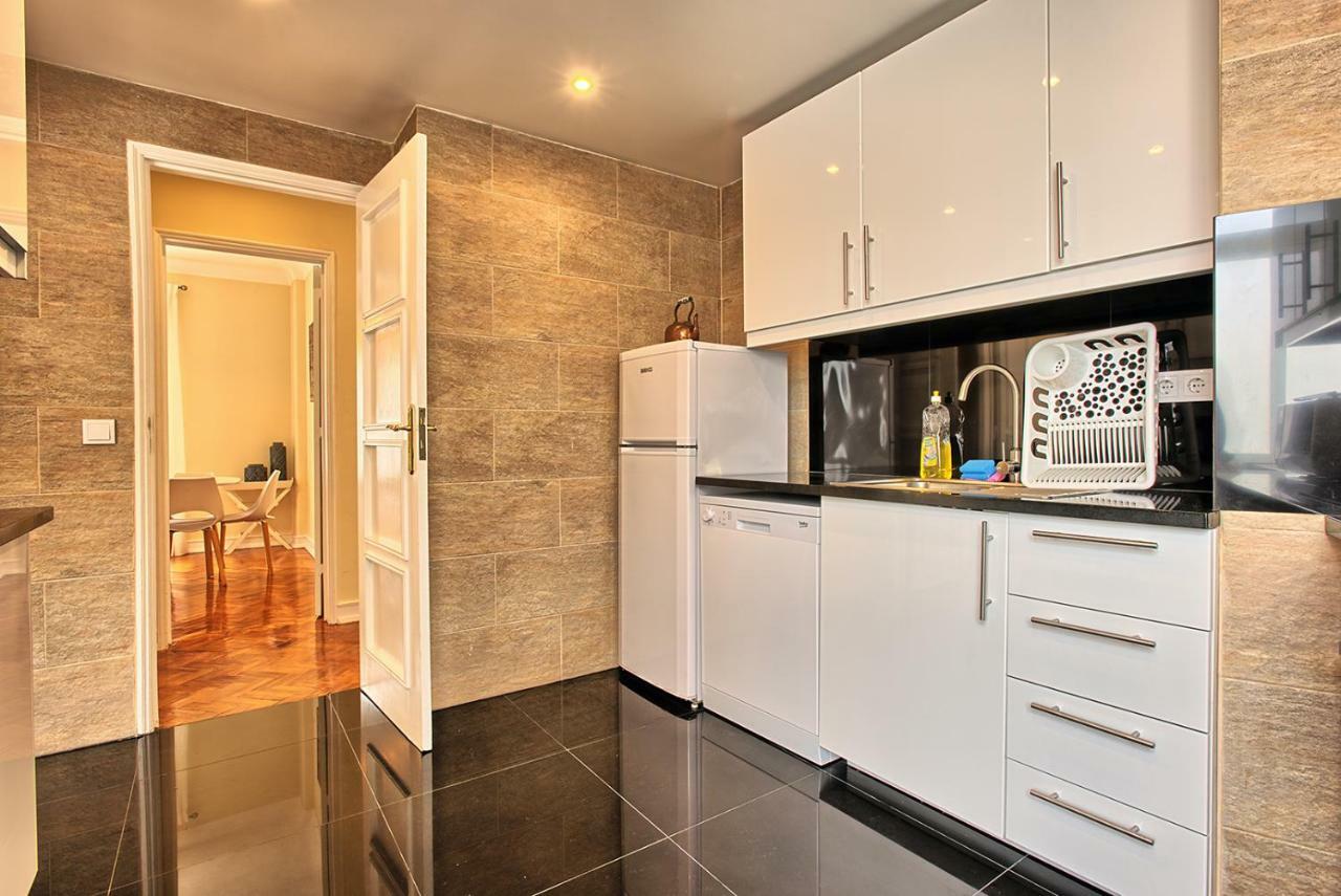 Almirante 3-Four Bedrooms Lisbon Bagian luar foto